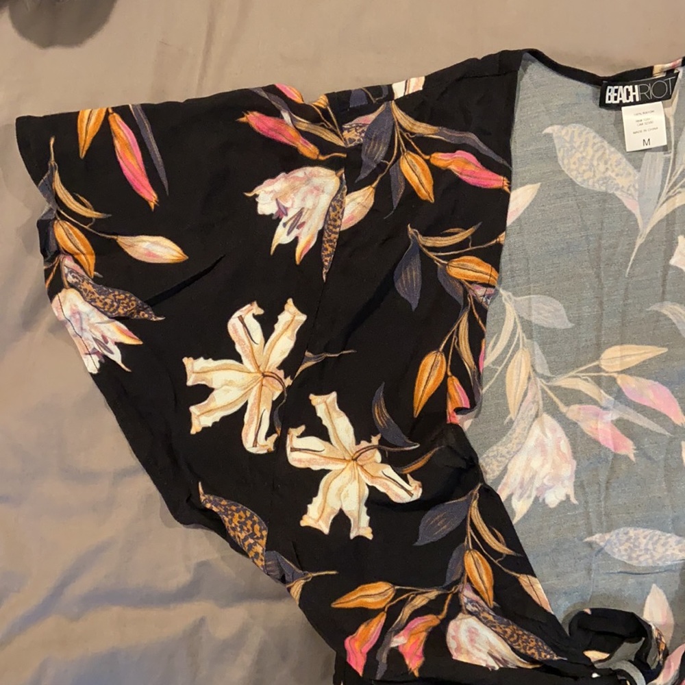 Beach Riot cover-up top. - Picture 2 of 4